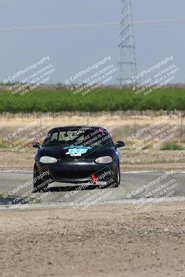 media/Apr-30-2022-CalClub SCCA (Sat) [[98b58ad398]]/Group 2/Race (Grapevine)/